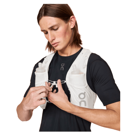 Unisex On Ultra Vest 10L